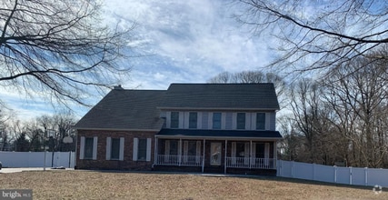 Building Photo - 101 Tarks Ln