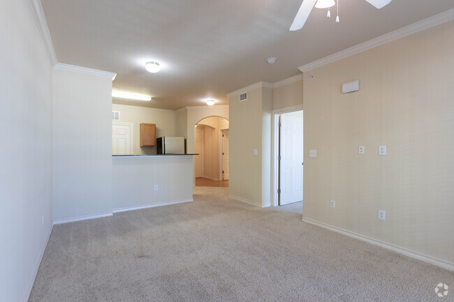 1BR, 1BA - 886 SF - The Edge | Student Housing