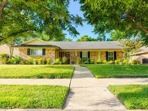 Building Photo - 1810 Droxford Dr