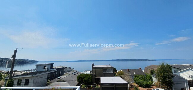 Foto del edificio - Quiet and charming 1 bedroom 1 bath DS apartment in Redondo Beach house