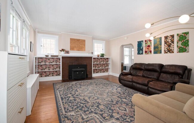 Foto del edificio - Spacious 3 Bedroom Duplex