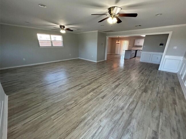 Building Photo - 8287 Benjamin St