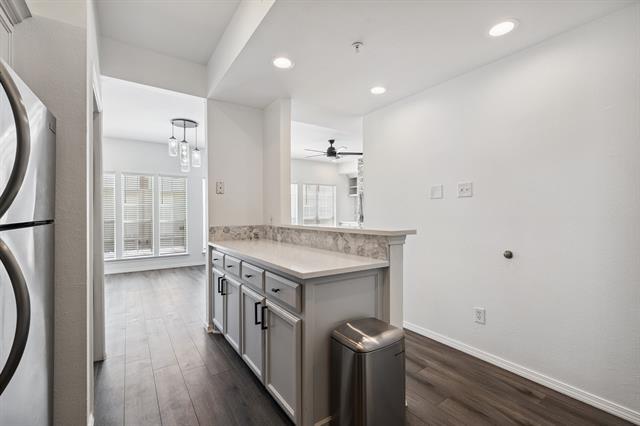 Foto del edificio - 4104 N Hall St