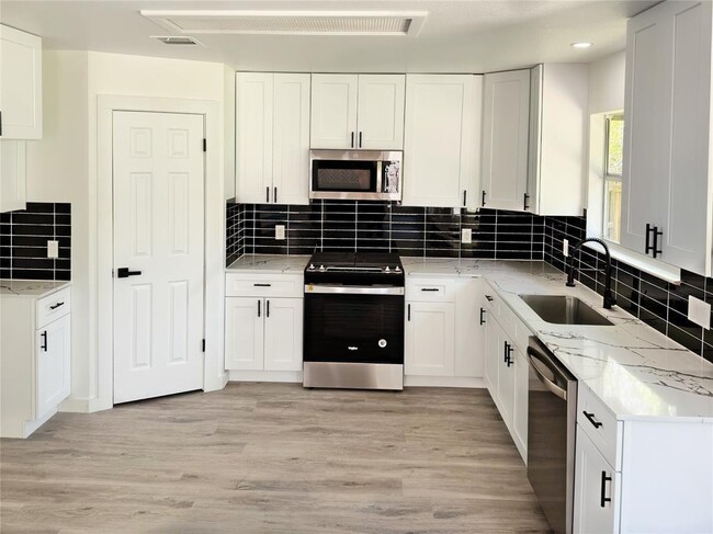 Building Photo - 7805 Varcella Trail