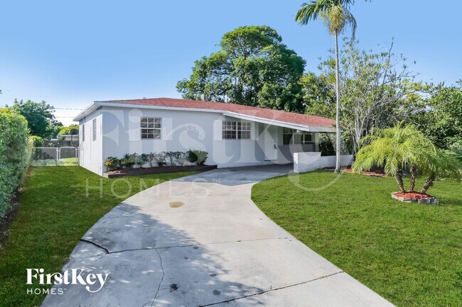 Foto del edificio - 6812 SW 22nd Ct