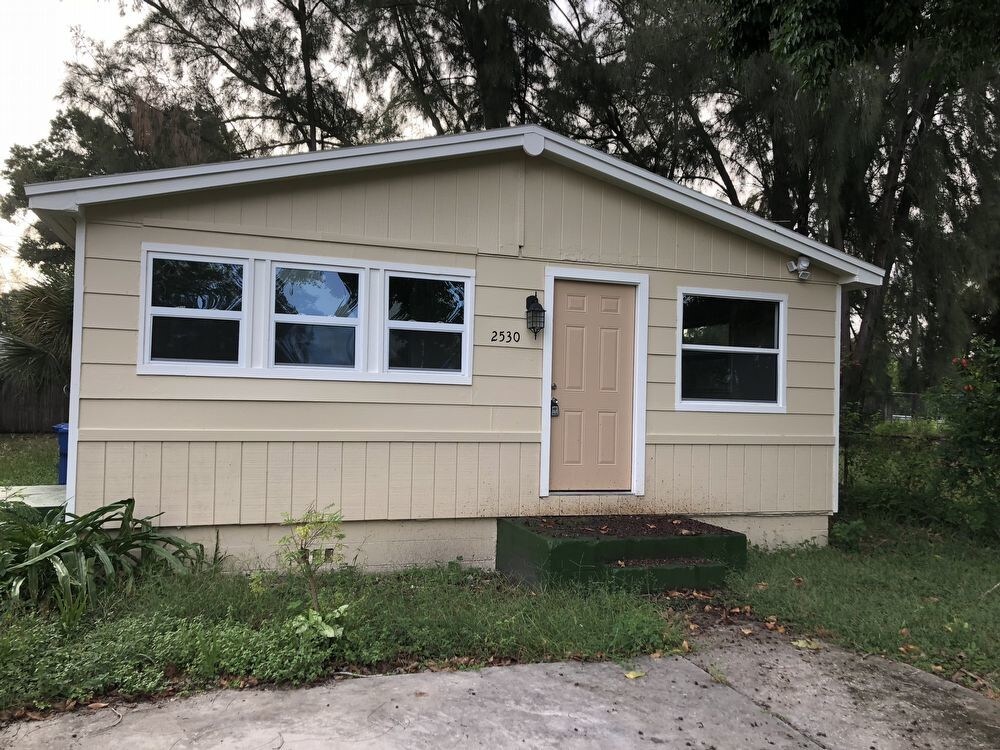 Primary Photo - South Side Cottage