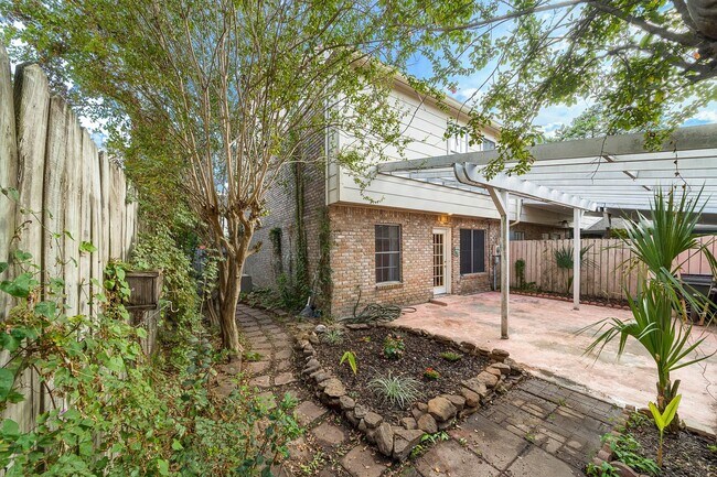 Foto del edificio - 17116 Beaver Springs Dr