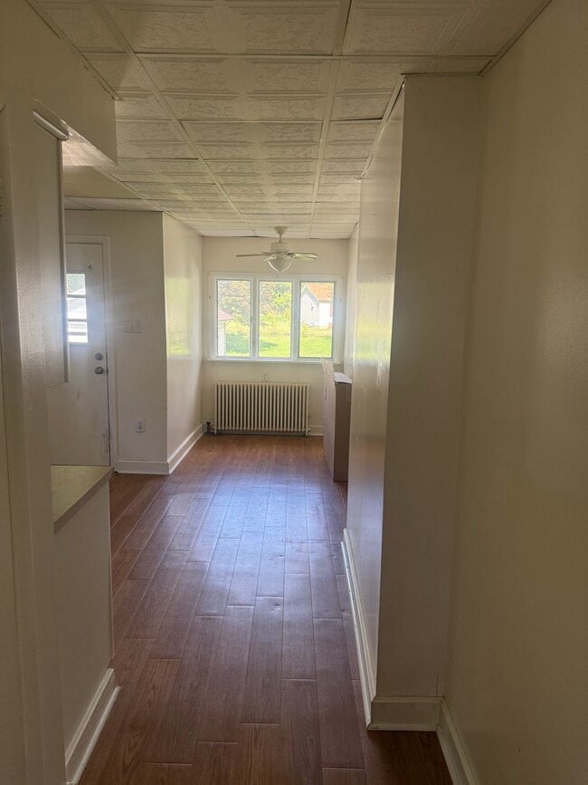 Building Photo - 133 W Vaughn St