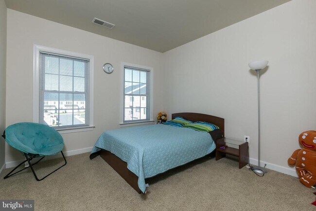 Foto del edificio - 42607 Offenham Terrace