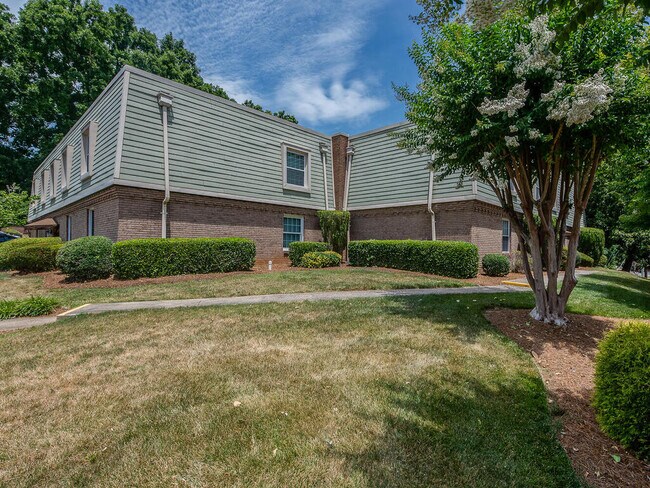 Foto del edificio - 2600 Park Rd