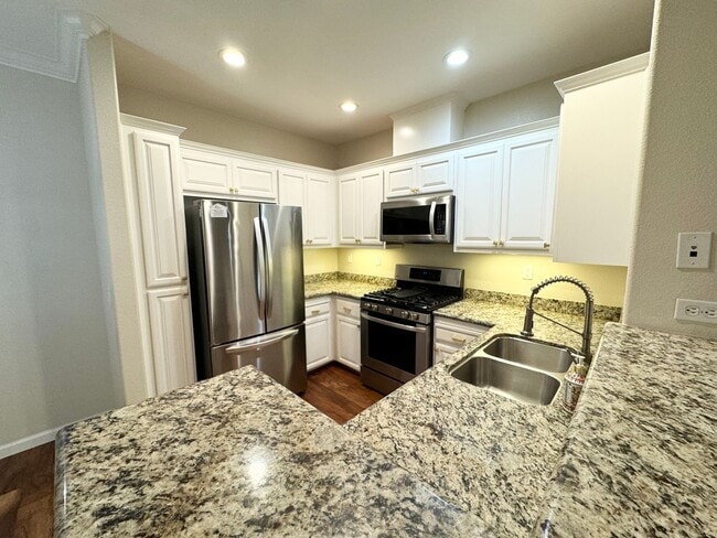 Building Photo - Perfect Shape Luxury Condo in the Terraces...