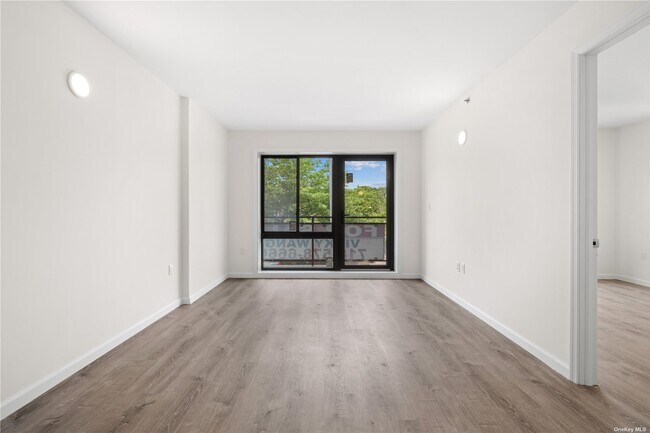 Foto del edificio - 214- 10 15th Ave