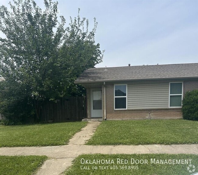 Building Photo - 2119 Meench Dr