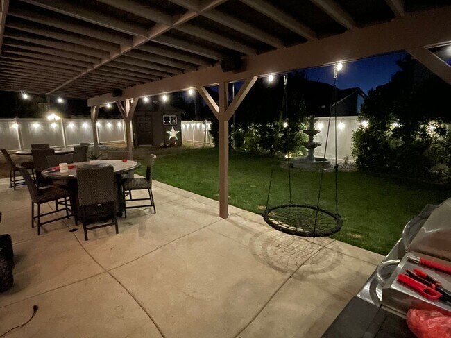 Building Photo - 30357 Twain Dr