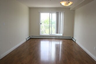 Building Photo - 4701 49 Ave