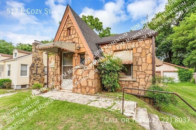 Building Photo - 517 E Cozy St