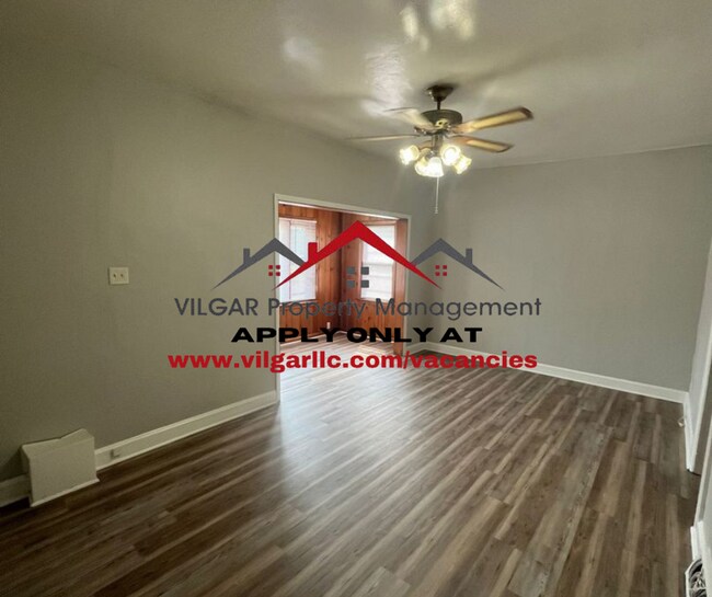 Foto del edificio - This spacious and stylish home offers comf...