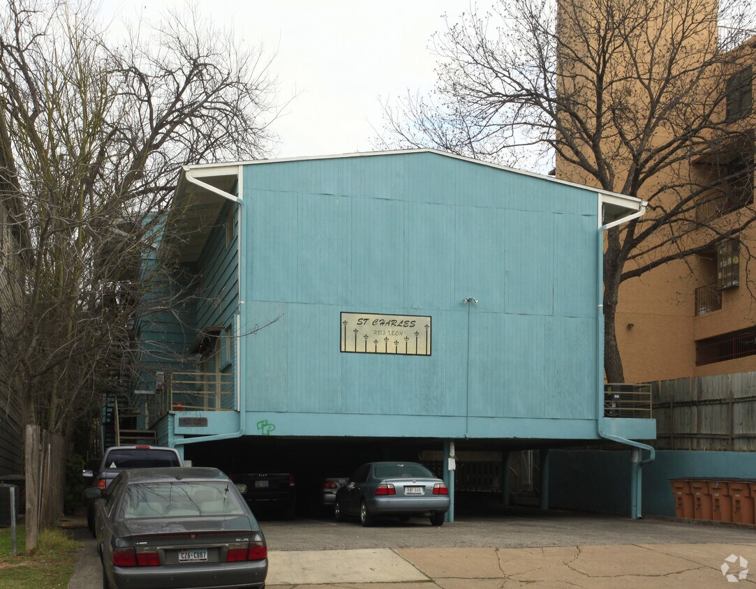 Building Photo - 2413 Leon St