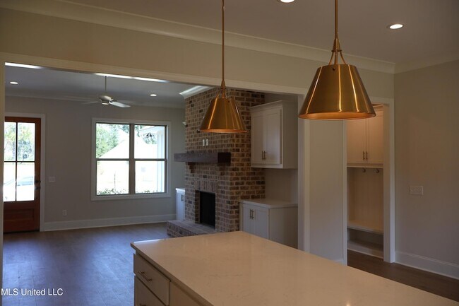 Foto del edificio - 113 Southern Oak Wy