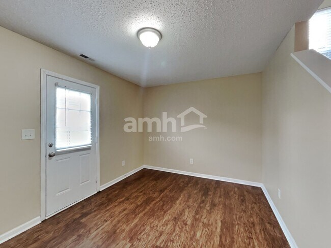 Foto del edificio - 9772 Trail Drive