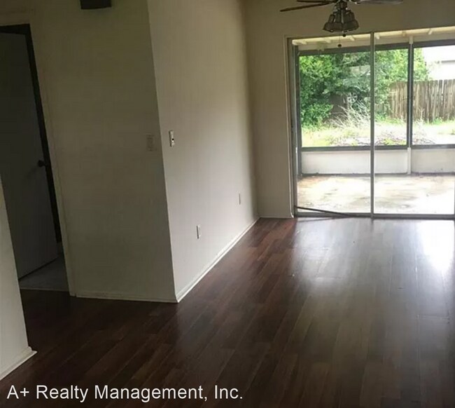 Building Photo - 2 br, 1 bath House - 2131 Greenway pl