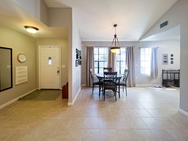 Foto del edificio - 4BR/2BA w/ Flex Space in Haile Plantation ...