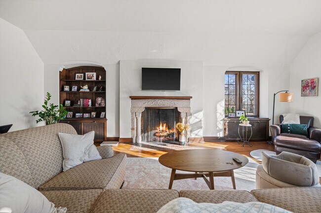 Foto del edificio - 2835 N Lake Dr