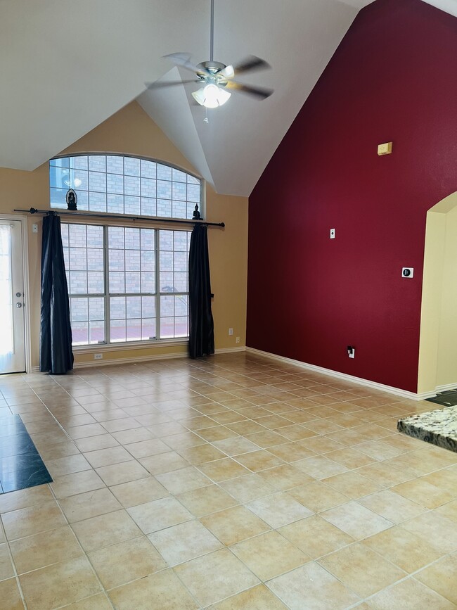 Building Photo - 9512 Valley Ranch Pkwy W