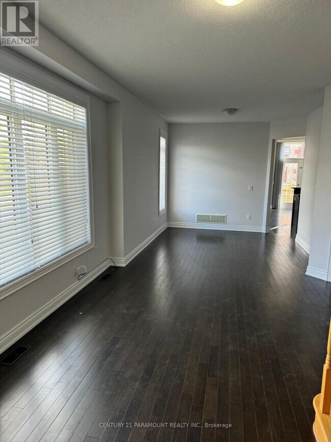 Photo du bâtiment - 80 Hollowgrove Blvd