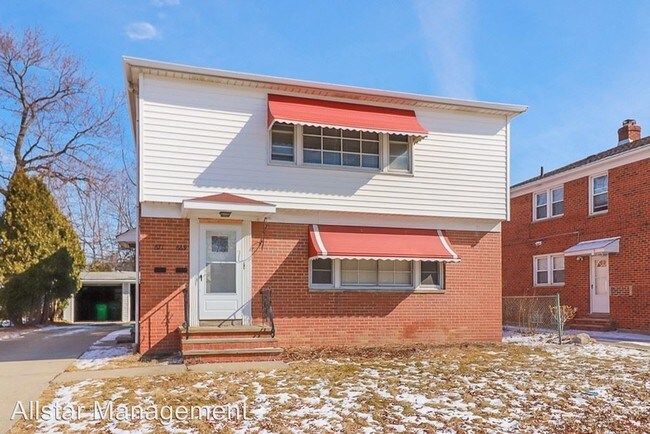Foto del edificio - 3 br, 1 bath House - 671 Babbit Rd Up