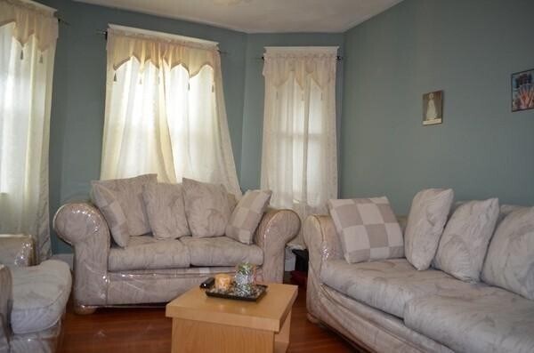 Foto del edificio - 19 Montfern Ave