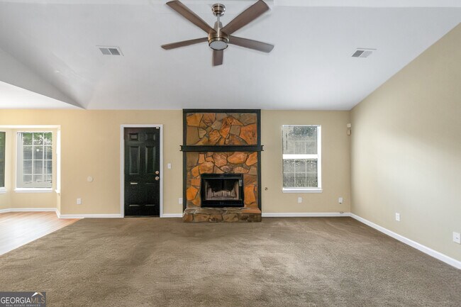 Foto del edificio - 1331 Misty Ridge Ct