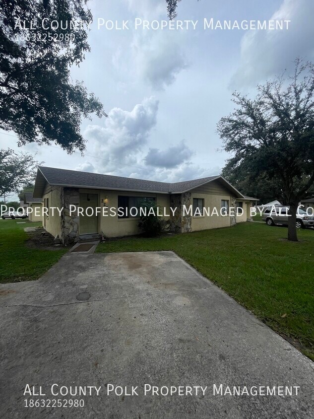 Primary Photo - Nice 2 Bedroom 1 Bathroom Duplex in North ...