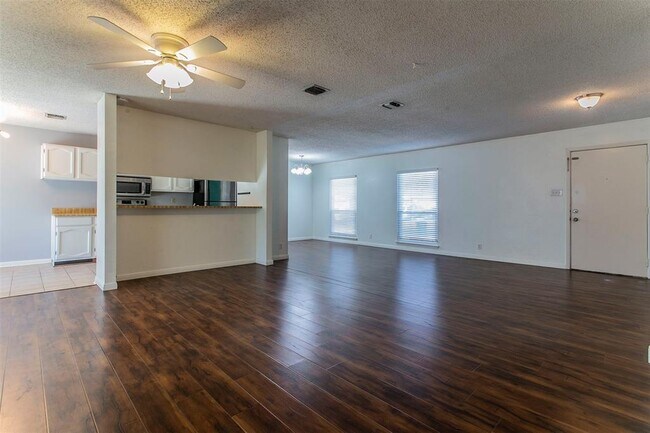 Foto del edificio - 7134 Spring Point St
