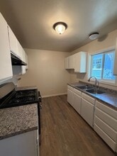 Building Photo - 1117 N Alameda Ave