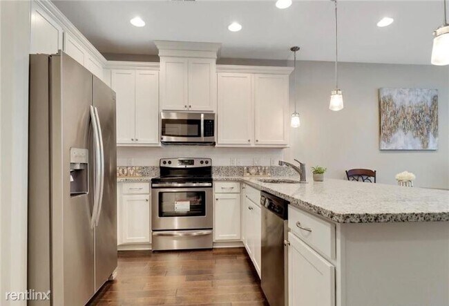 Foto del edificio - 3 br, 2.5 bath Townhome - 244 Lake Lily Dr