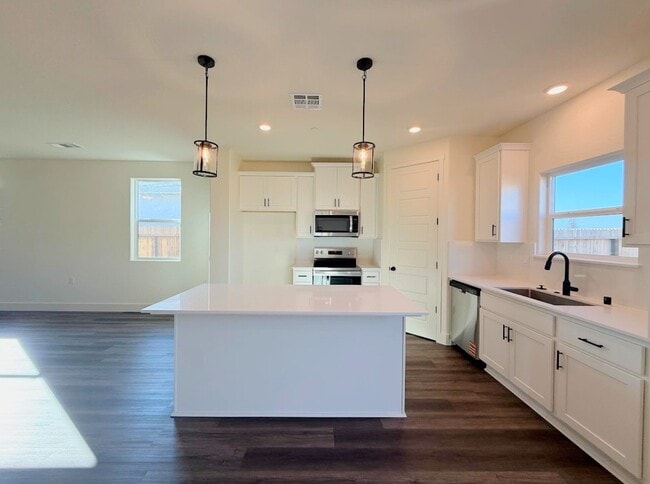 Foto del edificio - 654 Stephanie Dr