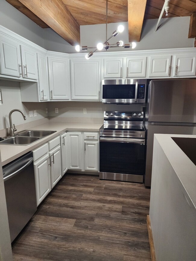 Building Photo - Bridgeview Apartments