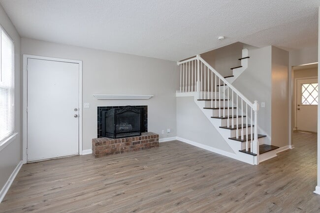 Building Photo - 241 Colt Dr B