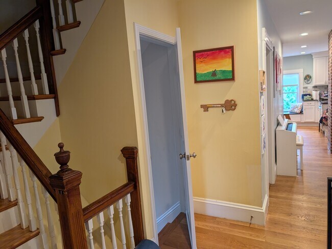 Entry - 28 Boston Ave