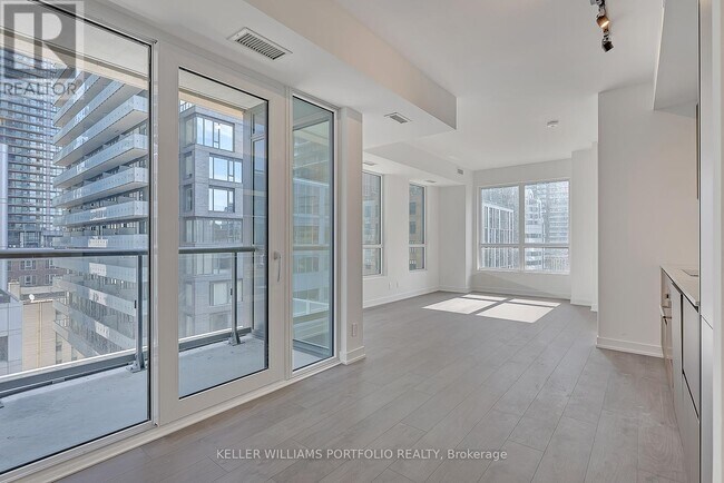 Building Photo - 108 Peter St