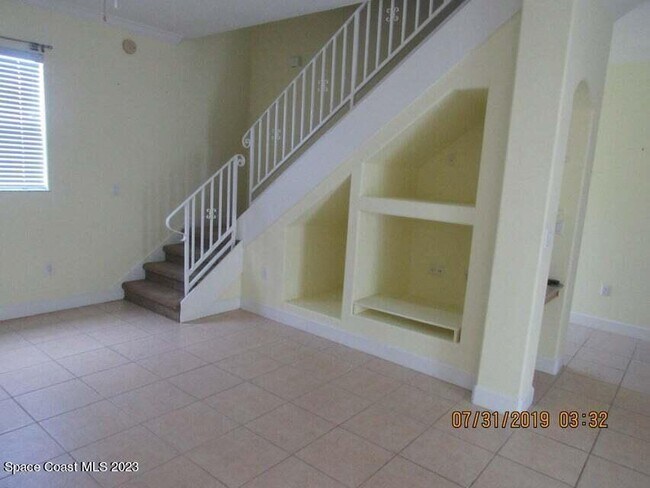 Foto del edificio - 8121 Rosalind Ave