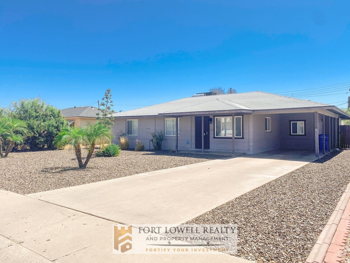 Beautiful 3 Bed, 2 Bath with Pool!! NO HOA!!! (Available on 05/01/26) - Beautiful 3 Bed, 2 Bath with Pool!! NO HOA!!! (Available on 05/01/26)