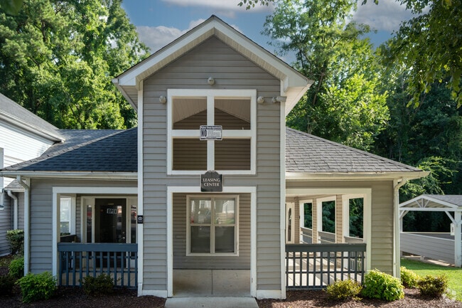 Building Photo - Willow Bend Apartments