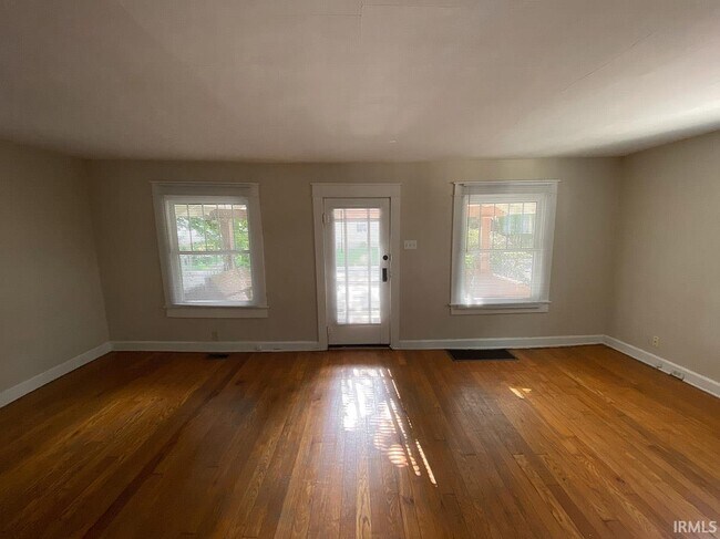 Foto del edificio - 613 S Henderson St