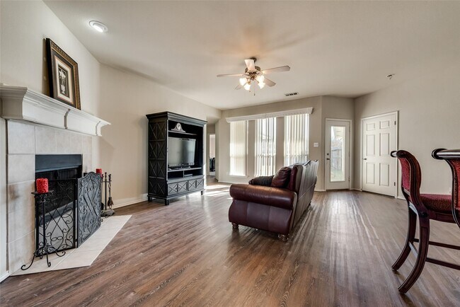 Foto del edificio - 2431 Fieldcrest Dr