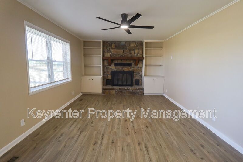 Foto principal - 1705 Bixby Rd