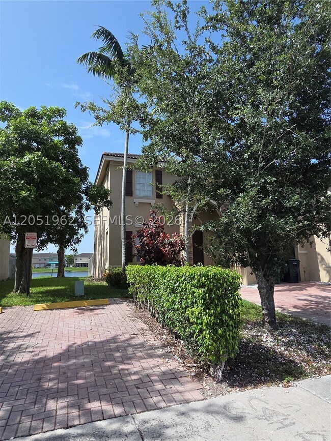 Foto del edificio - 15255 SW 9th Way