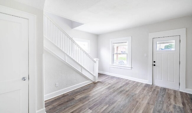 Foto del edificio - 450 N Kealing Ave