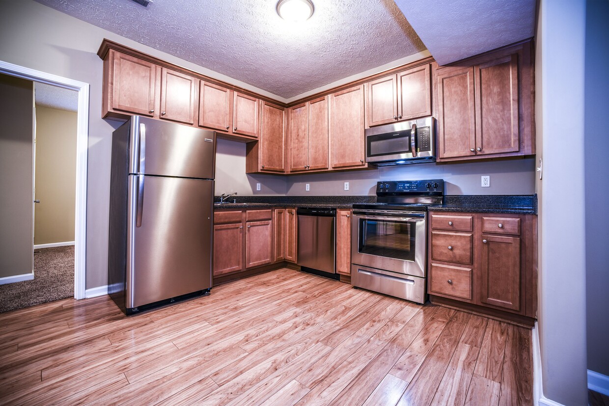 Primary Photo - 109 Silver Creek Ct
